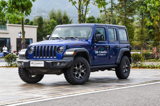 换装2.0T！全新Jeep牧马人上市 42.99万起售