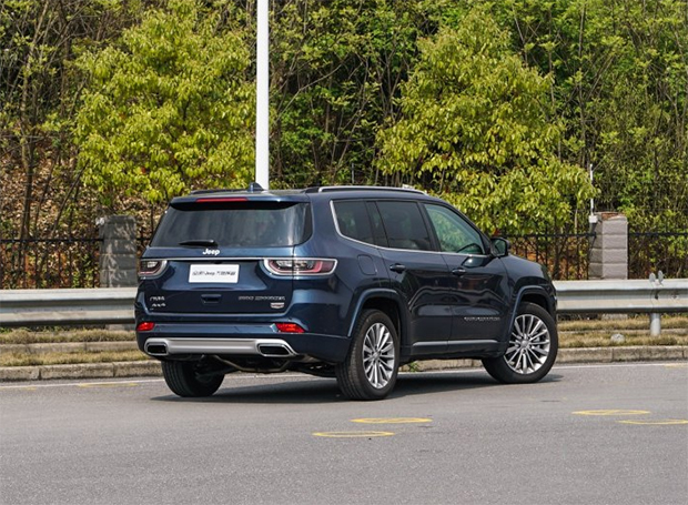 变了味了! Jeep大指挥官上市27.98-35.98万