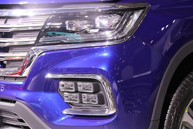 荣威旗舰SUV-RX8苏州上市 售16.88-25.18万