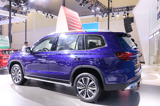 荣威旗舰SUV-RX8苏州上市 售16.88-25.18万