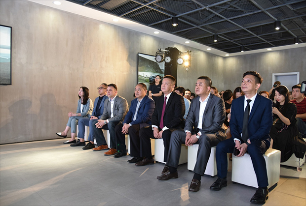 重装开业 苏州宝信MINI CI风格展厅惊艳全城