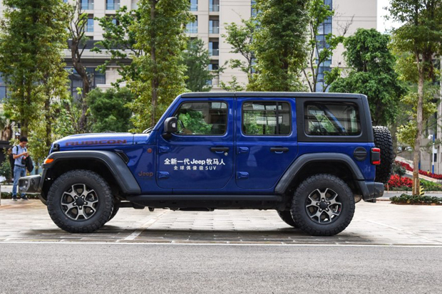 换装2.0T！全新Jeep牧马人上市 42.99万起售