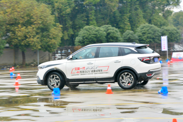 岁末钜惠 敢享感AI 东风风神AX7苏州试驾品鉴会