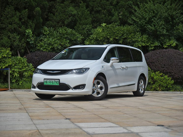起火隐患 克莱斯勒召回部分大捷龙PHEV