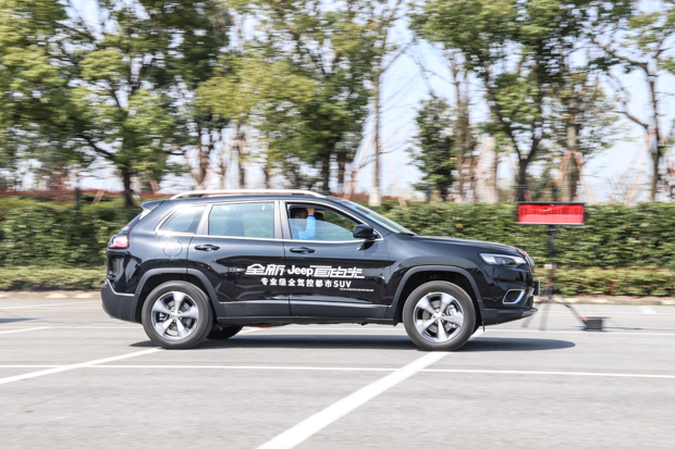 全新Jeep自由光全路况挑战赛苏州站 热爱生活实力座驾