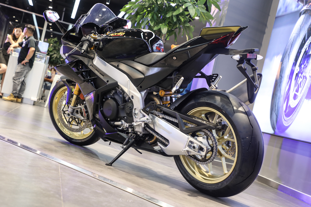 王者座驾，荣耀而来！Aprilia RSV4强势登陆苏州