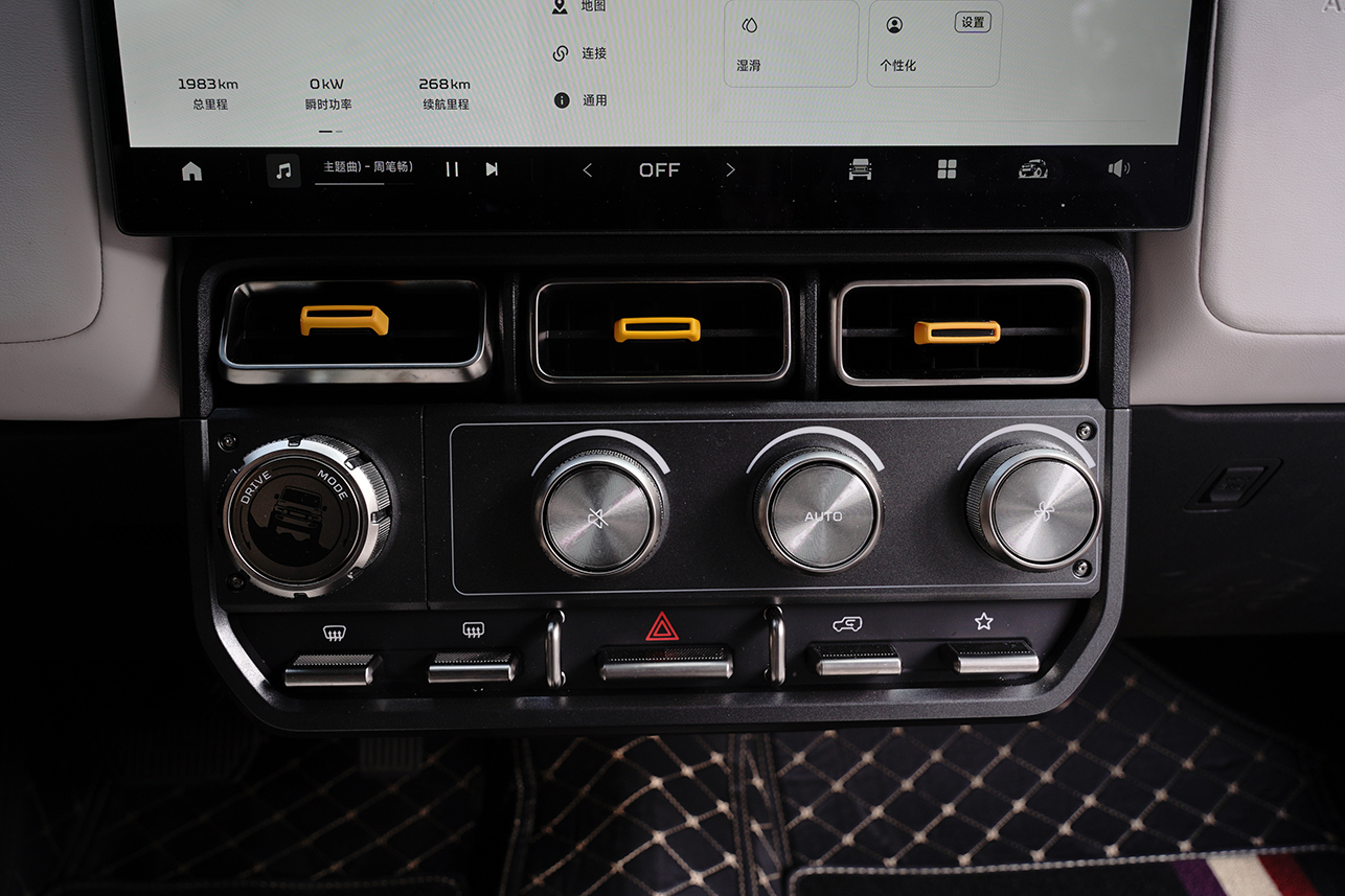 越野新品类  试驾iCAR V23