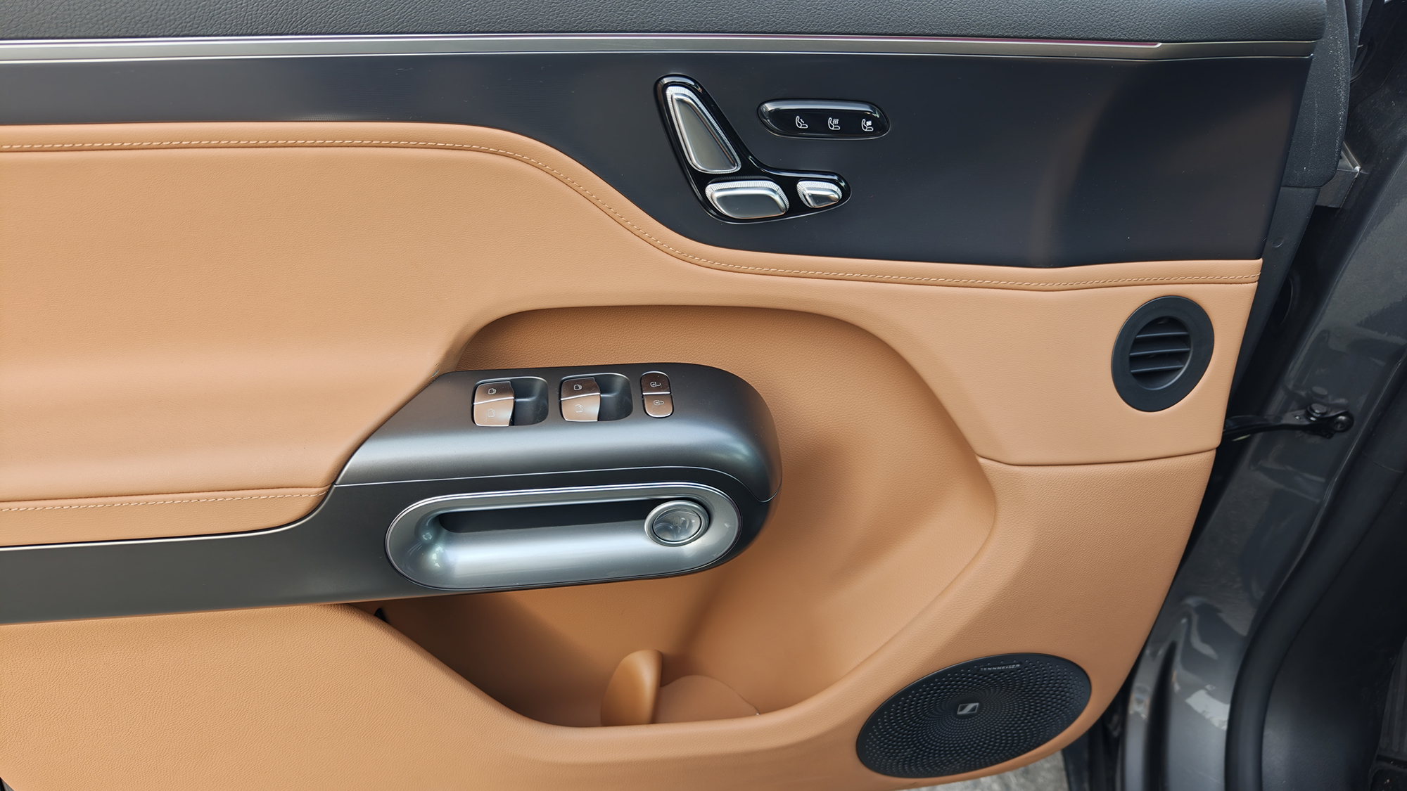 20万内豪华超级电混-到店体验全新smart精灵5号超级电混